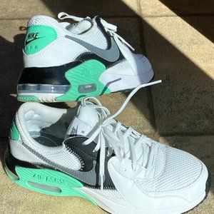 Nike Air Max Excee Women's Sneakers, size 8.5 Med, like new